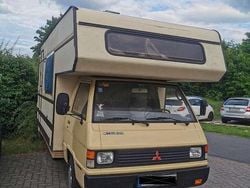 Beige Gebraucht 1987 Mitsubishi L300 Van / Kleinbus | 5.600 €