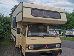 Beige Gebraucht 1987 Mitsubishi L300 Van / Kleinbus | 5.600 €