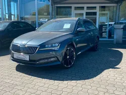 Grau Gebraucht 2021 Skoda Superb Style Kombi | 28.400 € (Teuer)