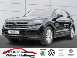 Grenadillschwarz metallic Gebraucht 2024 VW Touareg Elegance SUV | 59.926 € (Fairer Preis)