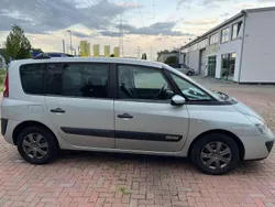 Grau Gebraucht 2005 Renault Espace Van / Kleinbus | 3.333 €