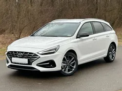 Serenity white mineraleffekt Gebraucht 2024 Hyundai i30 GO! Kombi | 22.890 € (Fairer Preis)