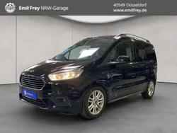 Schwarz Gebraucht 2020 Ford Tourneo Courier Titanium Van / Kleinbus | 14.950 € (Teuer)