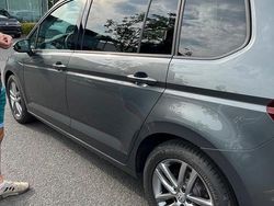 Grau Gebraucht 2019 VW Touran Comfortline Van / Kleinbus | 25.000 € (Fairer Preis)