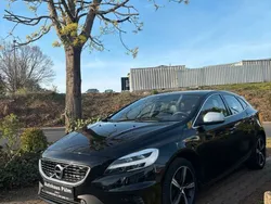 Schwarz Gebraucht 2016 Volvo V40 R-Design Kombi | 15.000 € (Fairer Preis)