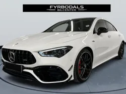 Weiß Gebraucht 2025 Mercedes CLA45 AMG AMG Limousine | 73.900 €