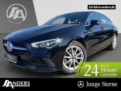 Nachtschwarz Gebraucht 2022 Mercedes CLA200 Kombi | 24.374 € (Guter Preis)