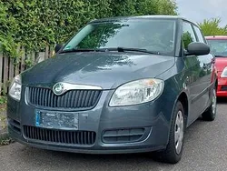 Grau Gebraucht 2009 Skoda Fabia Kleinwagen | 2.450 € (Fairer Preis)