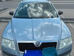 Grau Gebraucht 2006 Skoda Octavia Limousine | 2.490 € (Fairer Preis)