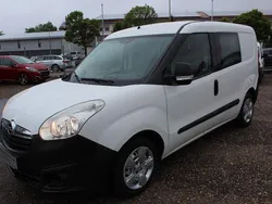 Weiß Gebraucht 2013 Opel Combo Van / Kleinbus | 7.995 € (Fairer Preis)