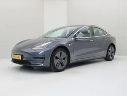 Grau Gebraucht 2020 Tesla Model 3 Standard Range Limousine | 18.700 € (Guter Preis)