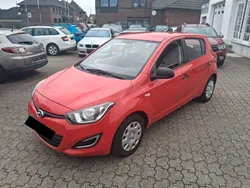 Rot Gebraucht 2013 Hyundai i20 Edition Limousine | 4.450 € (Fairer Preis)