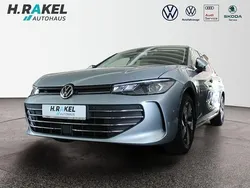 Silber Gebraucht 2024 VW Passat Business Kombi | 37.980 €