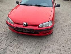 Rot Gebraucht 2002 Peugeot 106 Kleinwagen | 200 €