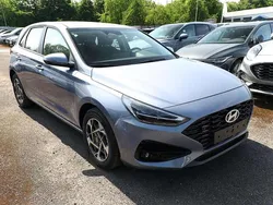 Meta blue metallic Neu 2025 Hyundai i30 Advantage Limousine | 20.181 € (Guter Preis)