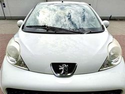 Weiß Gebraucht 2009 Peugeot 107 Filou Kleinwagen | 2.199 € (Fairer Preis)