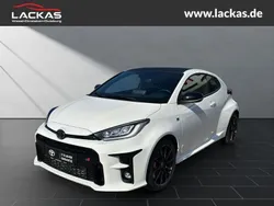 Weiss Gebraucht 2022 Toyota Yaris Basis Limousine | 29.950 € (Guter Preis)