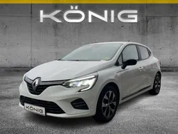 Weiß Gebraucht 2023 Renault Clio V Evolution Limousine | 14.499 € (Fairer Preis)