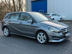 Grau Gebraucht 2016 Mercedes 200 Limousine | 13.990 € (Fairer Preis)