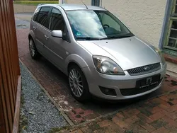 Silber Gebraucht 2008 Ford Fiesta Kleinwagen | 1.200 € (Guter Preis)