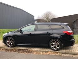 Schwarz Gebraucht 2013 Ford Focus ST Limousine | 7.900 € (Fairer Preis)