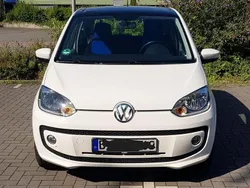 Weiß Gebraucht 2015 VW up! high up! Kleinwagen | 7.000 € (Fairer Preis)