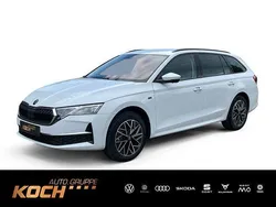 Moonweiss metallic Neu 2025 Skoda Octavia Tour Kombi | 40.730 € (Teuer)