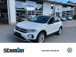 Pure white Gebraucht 2024 VW T-Roc Style SUV | 26.198 € (Fairer Preis)