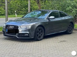 Grau Gebraucht 2015 Audi A5 S-Line Coupé | 12.000 €
