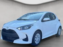 Weiß Neu 2025 Toyota Yaris Hybrid Business Edition Limousine | 21.690 € (Guter Preis)