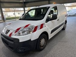 Weiß Gebraucht 2010 Peugeot Partner Van / Kleinbus | 2.480 € (Superpreis)