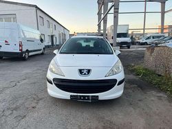 Weiß Gebraucht 2009 Peugeot 207 Urban Move Limousine | 2.800 € (Fairer Preis)