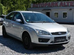 Silber Gebraucht 2005 Ford Focus Ghia Limousine | 990 € (Superpreis)