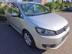 Silber Gebraucht 2011 VW Touran Highline Van / Kleinbus | 9.500 € (Fairer Preis)