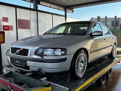 Silber Gebraucht 2002 Volvo S60 Limousine | 3.500 € (Fairer Preis)