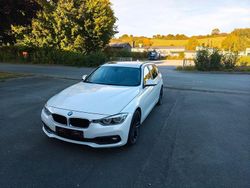 Weiß Gebraucht 2018 BMW 330 Advantage Kombi | 21.800 € (Fairer Preis)