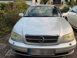 Grau Gebraucht 2001 Opel Omega Limousine | 1.500 € (Teuer)