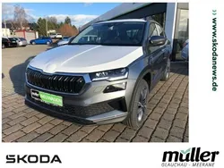Grau (graphitegrau metallic) Neu 2025 Skoda Karoq Drive SUV | 41.430 € (Teuer)