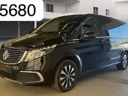 Obsidianschwarz Gebraucht 2022 Mercedes EQV300 Avantgarde Van / Kleinbus | 38.450 € (Superpreis)