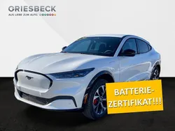 Weiß metallic Gebraucht 2022 Ford Mustang Mach-E SUV | 32.770 € (Guter Preis)