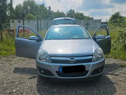 Blau Gebraucht 2006 Opel Astra Kombi | 2.000 €