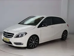 Weiß Gebraucht 2013 Mercedes B200 Van / Kleinbus | 5.800 €