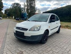 Weiß Gebraucht 2005 Ford Fiesta Kleinwagen | 600 € (Guter Preis)
