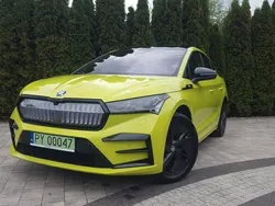 Grün Gebraucht 2022 Skoda Enyaq iV RS SUV | 44.900 € (Etwas zu teuer)
