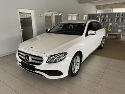 Weiß Gebraucht 2017 Mercedes E200 Avantgarde Kombi | 20.800 € (Fairer Preis)