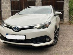 Weiß Gebraucht 2016 Toyota Auris Touring Sports Kombi | 12.999 € (Fairer Preis)