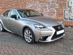 Silber Gebraucht 2017 Lexus IS300h Executive Line Limousine | 26.500 € (Etwas zu teuer)