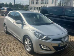 Silber Gebraucht 2012 Hyundai i30 Trend Limousine | 4.999 € (Guter Preis)