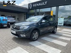 Grau Gebraucht 2017 Dacia Sandero Prestige Kleinwagen | 9.980 € (Fairer Preis)