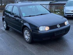 Schwarz Gebraucht 1999 VW Golf IV Comfortline Kleinwagen | 2.950 € (Etwas zu teuer)
